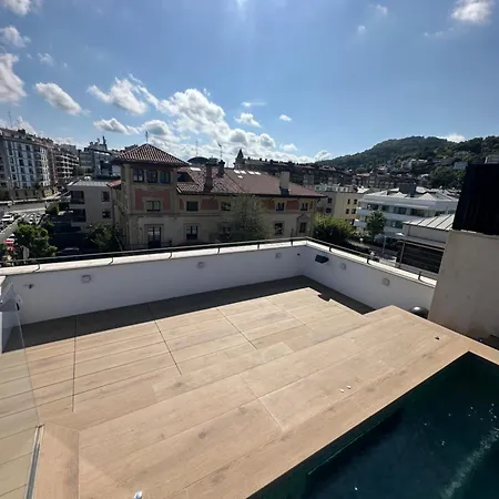 Apartament Penthouse With Private Pool 50m From The