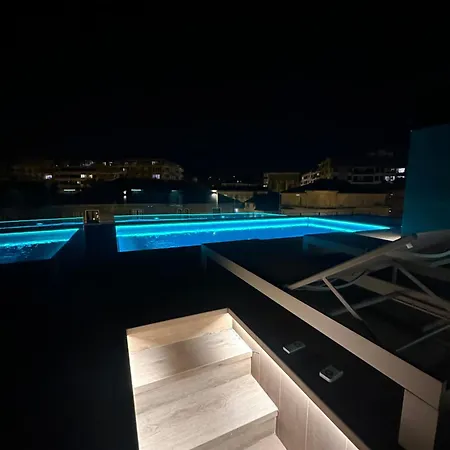 Penthouse With Private Pool 50m From The *
