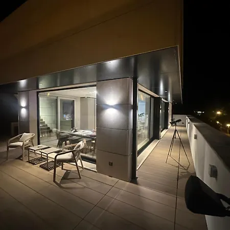 Penthouse With Private Pool 50m From The Apartment *