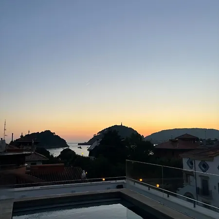 Апартаменты Penthouse With Private Pool 50m From The *